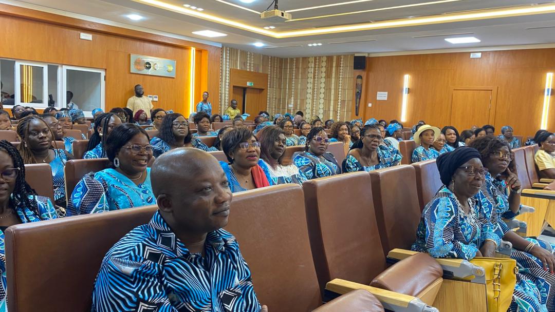 sensibilisation sur le cancer du sein et le cancer du col de l’utérus aux femmes du Ministère de l’Économie, des Finances et de la Planification